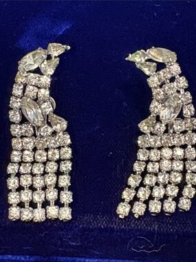 Vintage ear, crawlers Continental rhinestone silver tone